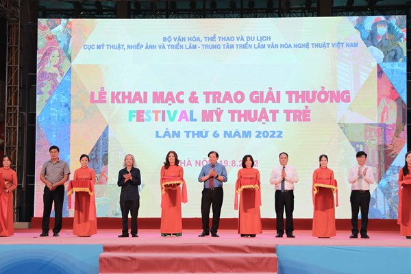 Festival Mỹ thuật trẻ 2022: Nghệ sĩ trẻ cất tiếng những gì? - Anh 1