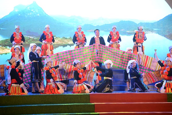 Tôn vinh bản sắc văn hóa truyền thống các dân tộc Tuyên Quang - Anh 3