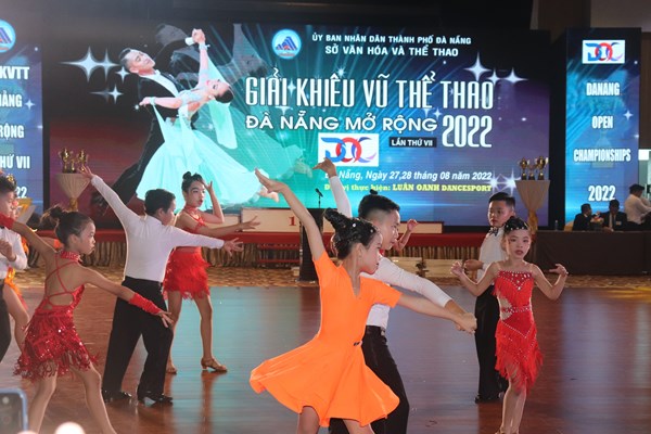 600 vận động viên tham gia tranh tài tại Giải Khiêu vũ thể thao Đà Nẵng mở rộng - Anh 2