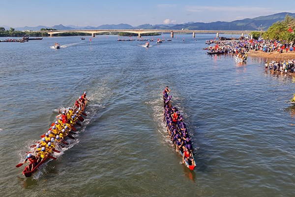 Lễ hội đua thuyền trên sông Nhật Lệ là Di sản văn hóa phi vật thể quốc gia - Anh 2