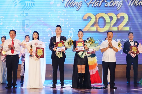 Chung kết hội thi “Tiếng hát sông Thương” thành phố Bắc Giang - Anh 1