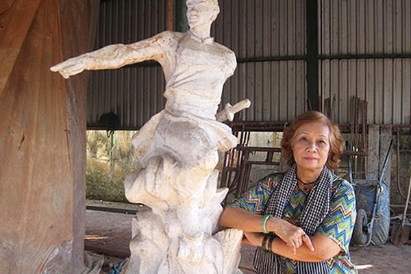 Nữ điêu khắc gia đầu tiên nhận Giải thưởng Nhà nước Phan Thị Gia Hương qua đời - Anh 1