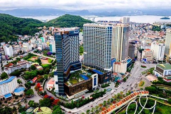 Quảng Ninh: Khách du lịch dịp lễ 2.9 tăng 110% so với khi chưa có dịch Covid-19 - Anh 2
