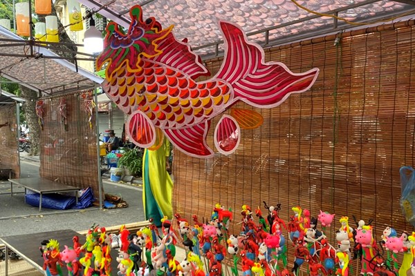 Tôn vinh nét đẹp văn hóa Tết Trung thu truyền thống trên phố cổ Hà Nội - Anh 3