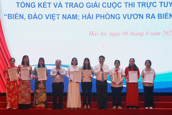Trao giải Cuộc thi “Biển, đảo Việt Nam; Hải Phòng vươn ra biển lớn” - Anh 1
