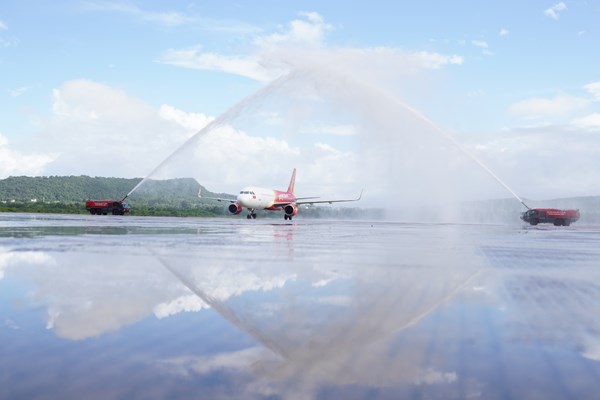 Tiếp tục mở rộng mạng bay đến Ấn Độ, Vietjet khai trương hai đường bay mới kết nối Phú Quốc với New Delhi, Mumbai - Anh 1