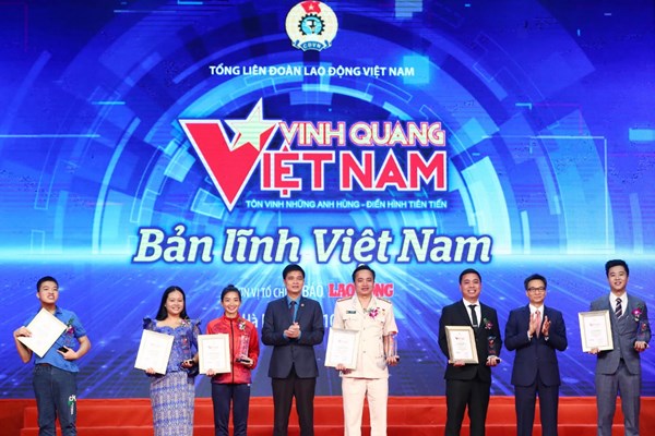 Vinh quang Việt Nam 2022: Tôn vinh 7 tập thể, 6 cá nhân tiêu biểu - Anh 4