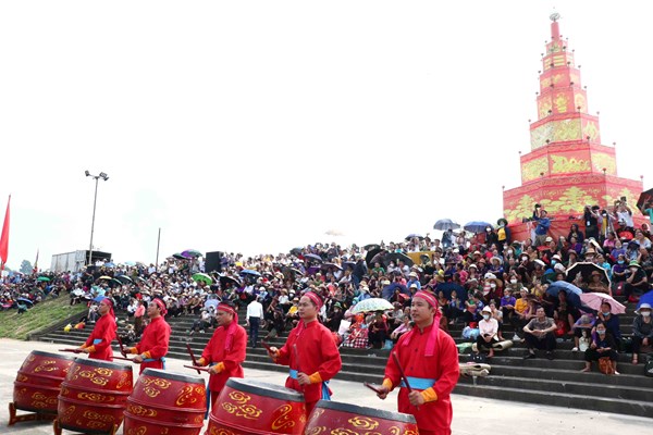Hàng vạn du khách dự Lễ khai hội mùa thu Côn Sơn - Kiếp Bạc 2022 - Anh 6