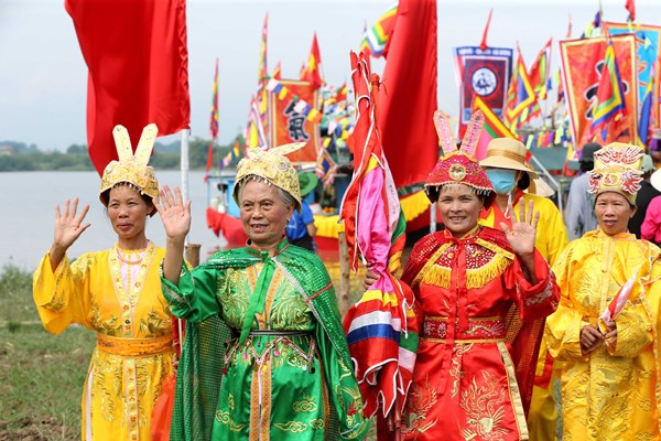 Hàng vạn du khách dự Lễ khai hội mùa thu Côn Sơn - Kiếp Bạc 2022 - Anh 2