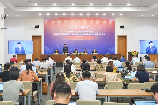 Diễn đàn kinh tế - xã hội Việt Nam 2022: Củng cố nền tảng kinh tế vĩ mô, thúc đẩy phục hồi và phát triển bền vững - Anh 1