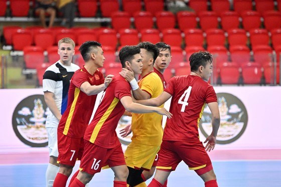 Tuyển Futsal Việt Nam thắng trận danh dự tại giải quốc tế Thái Lan - Anh 1