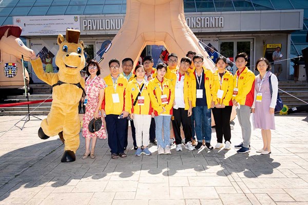 Việt Nam giành được 1 HCB tại giải cờ vua trẻ thế giới - Anh 1