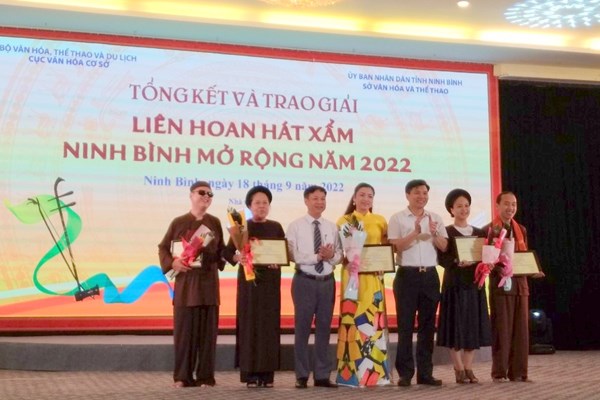 Vinh danh 45 nghệ nhân tại Liên hoan hát Xẩm Ninh Bình mở rộng năm 2022 - Anh 1