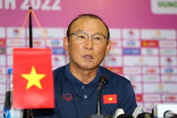 HLV Park Hang-seo hài lòng với chiến thắng của tuyển Việt Nam - Anh 1
