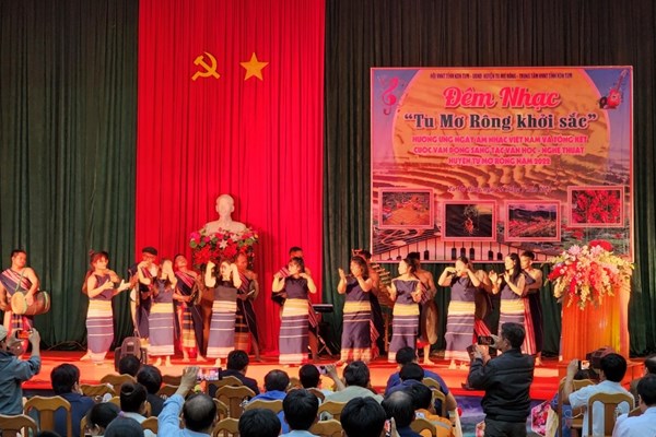 Kon Tum: Tổng kết cuộc vận động sáng tác văn học – nghệ thuật huyện Tu Mơ Rông năm 2022 - Anh 2
