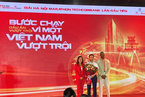 Gần 7.000 VĐV tham dự giải Hà Nội Marathon Techcombank lần đầu tiên - Anh 1