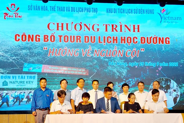 Phú Thọ ra mắt chương trình du lịch học đường “Hướng về nguồn cội” - Anh 1