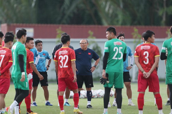 Tuyển Việt Nam quyết tâm trước trận đấu với Ấn Độ - Anh 1