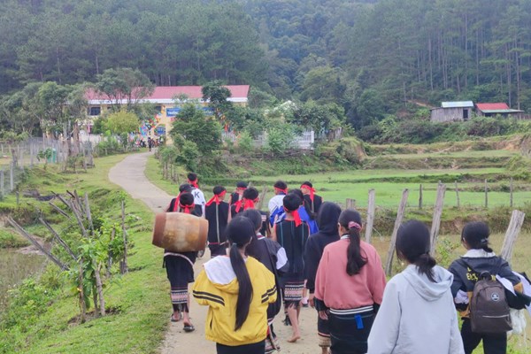 Kon Tum: Học sinh toàn tỉnh nghỉ học từ ngày 27.9 để tránh bão Noru - Anh 1