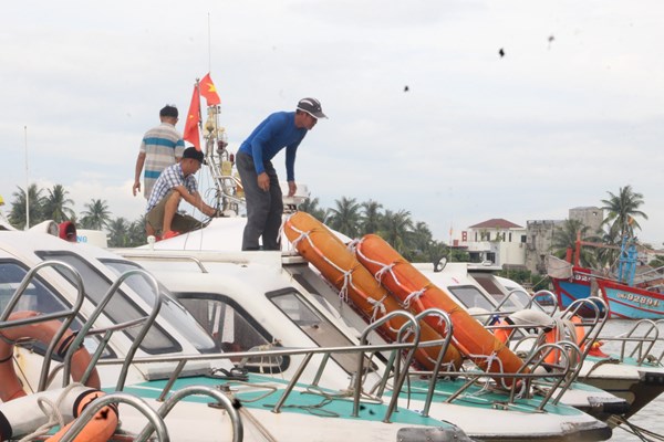Quảng Nam: Di dời 37.350 hộ/116.982 người dân đến các điểm trú tránh bão số 4 - Anh 4
