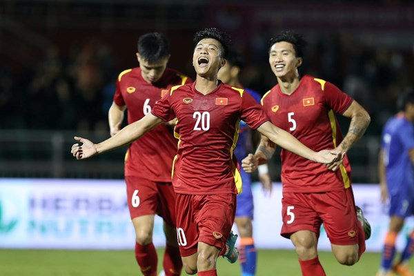 Đánh bại Ấn Độ, tuyển Việt Nam vô địch giải giao hữu quốc tế - Anh 2