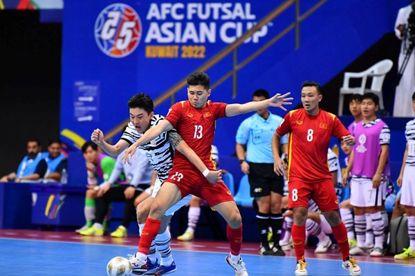 Việt Nam thắng ngược Hàn Quốc tại giải Futsal châu Á - Anh 1