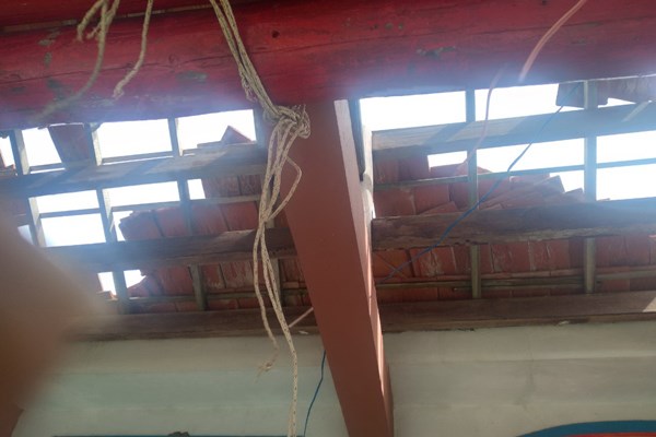 Di tích, cơ sở thờ tự ở huyện đảo Lý Sơn bị thiệt hại nặng do bão số 4 - Anh 1