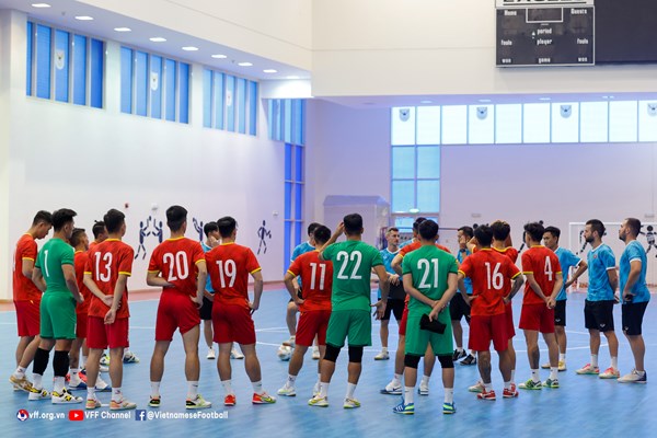Tuyển Futsal Việt Nam tập luyện chuẩn bị cho trận đấu với Nhật Bản - Anh 1
