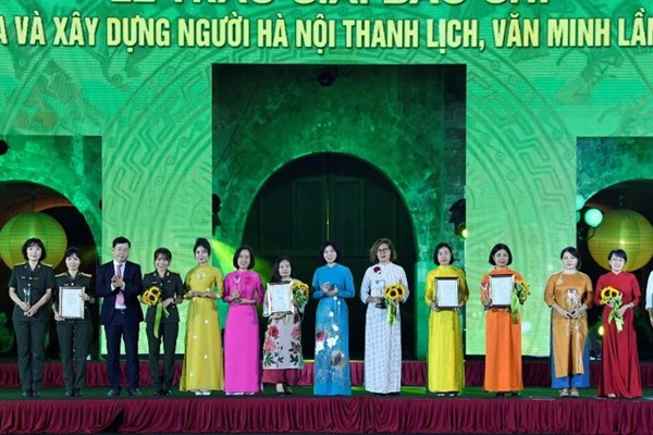 Báo Văn Hoá đoạt giải báo chí về Phát triển văn hóa và xây dựng người Hà Nội thanh lịch, văn minh - Anh 2
