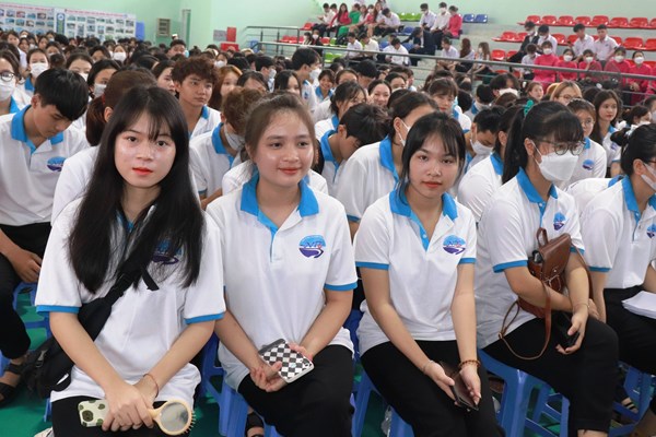 Trường Cao đẳng Du lịch Nha Trang đón nhận Huân chương lao động hạng Nhì - Anh 6