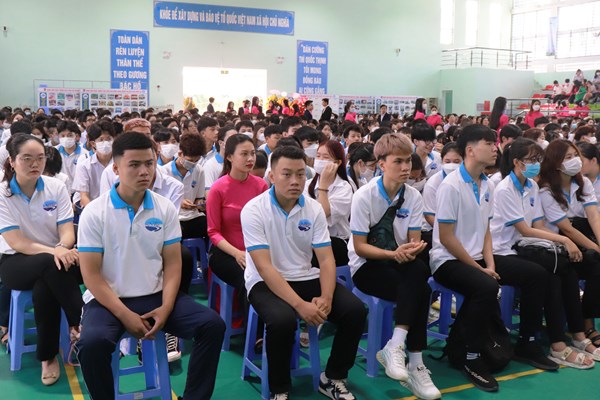 Trường Cao đẳng Du lịch Nha Trang đón nhận Huân chương lao động hạng Nhì - Anh 7