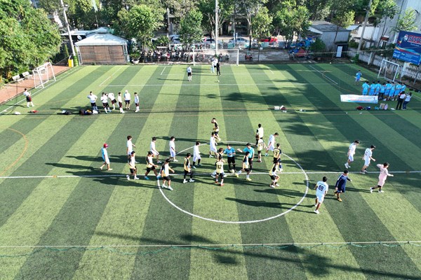 Khai mạc giải bóng đá truyền thống ngành Du lịch tỉnh Quảng Ngãi - Anh 1