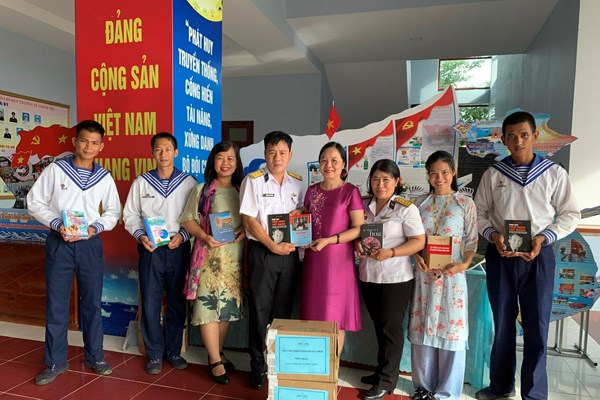 “Cùng bạn đọc sách, nâng tầm trí tuệ Việt”: 3 năm, một hành trình - Anh 5