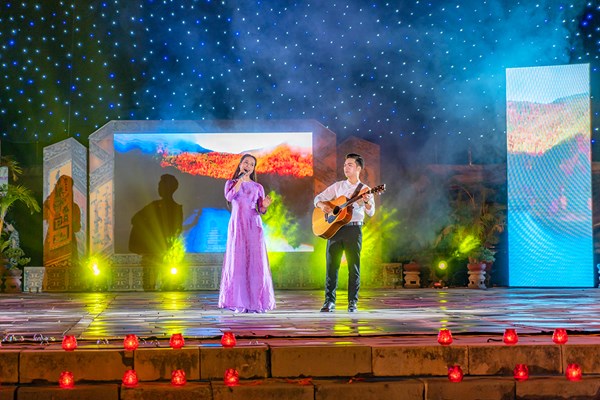 Đêm nhạc “Hương sắc mùa thu” khép lại Festival Huế mùa thu 2022 - Anh 1