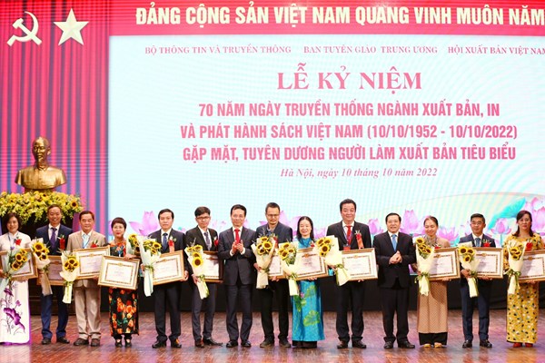 Kỷ niệm 70 năm Ngày truyền thống ngành Xuất bản, In và Phát hành Sách Việt Nam - Anh 7