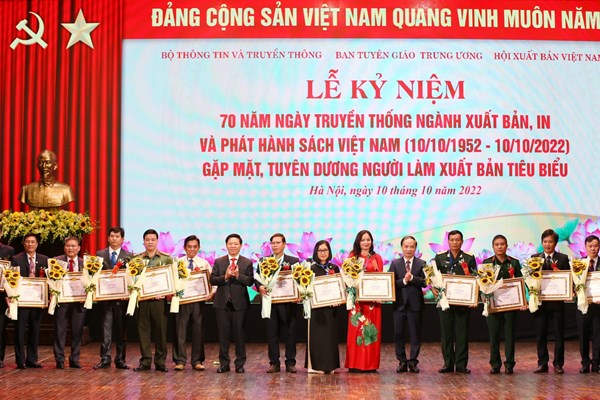 Kỷ niệm 70 năm Ngày truyền thống ngành Xuất bản, In và Phát hành Sách Việt Nam - Anh 8