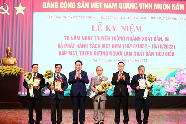 Kỷ niệm 70 năm Ngày truyền thống ngành Xuất bản, In và Phát hành Sách Việt Nam - Anh 4