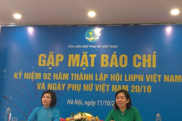 VĐV Vũ Phương Thanh nhận Bằng khen của Hội LHPN Việt Nam - Anh 1