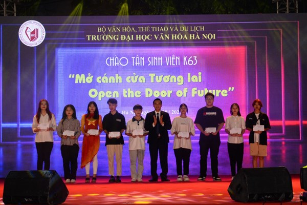 Đại học Văn hóa Hà Nội cùng các tân sinh viên “Mở cửa tương lai” - Anh 3