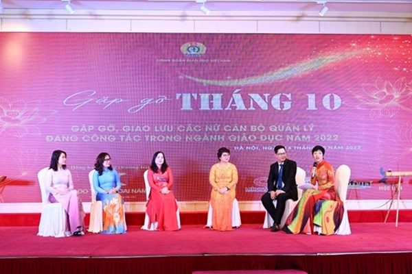 Ra mắt mẫu áo dài biểu trưng nhà giáo Việt  Nam - Anh 3