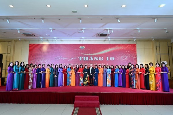 Ra mắt mẫu áo dài biểu trưng nhà giáo Việt  Nam - Anh 8