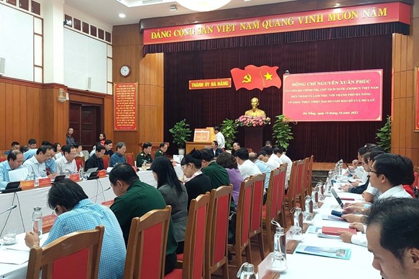 Chủ tịch nước kiểm tra công tác khắc phục sau mưa lũ tại Đà Nẵng - Anh 3