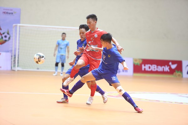 Giải Futsal VĐQG: Thái Sơn Nam bám đuổi Sahako - Anh 2