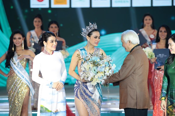 Đinh Như Phương đăng quang Hoa hậu Biển đảo Việt Nam 2022 - Anh 2