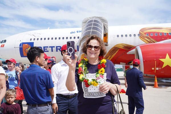 Những chuyến bay thẳng Vietjet đưa du khách Kazakhstan đến với Nha Trang thuận tiện, dễ dàng - Anh 12