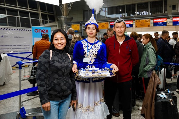 Những chuyến bay thẳng Vietjet đưa du khách Kazakhstan đến với Nha Trang thuận tiện, dễ dàng - Anh 9