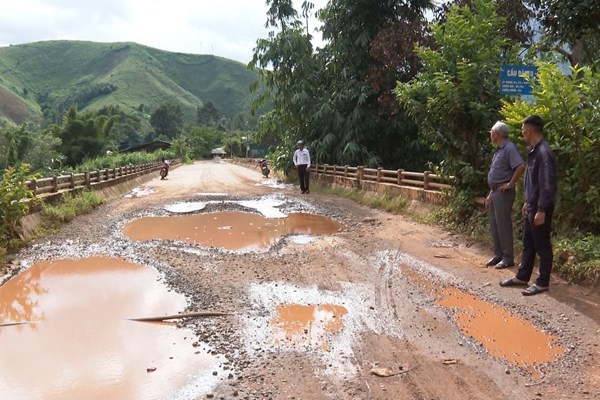 Kon Tum: Đường liên xã hư hỏng nghiêm trọng, người dân mỏi mòn chờ… đầu tư - Anh 4