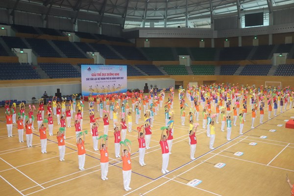 Đà Nẵng: 350 VĐV dự giải thể dục dưỡng sinh dành cho người trung, cao tuổi - Anh 1