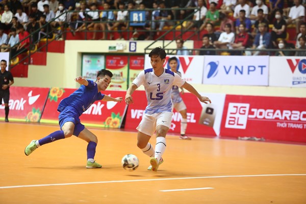 Cầm hoà Thái Sơn Nam, Sahako tiến gần đến chức vô địch giải Futsal VĐQG - Anh 1
