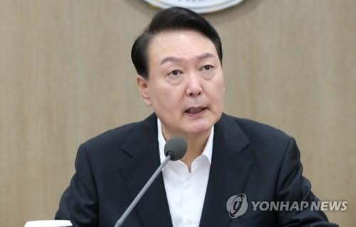 Tổng thống Hàn Quốc tuyên bố quốc tang sau vụ giẫm đạp ở Seoul - Anh 1